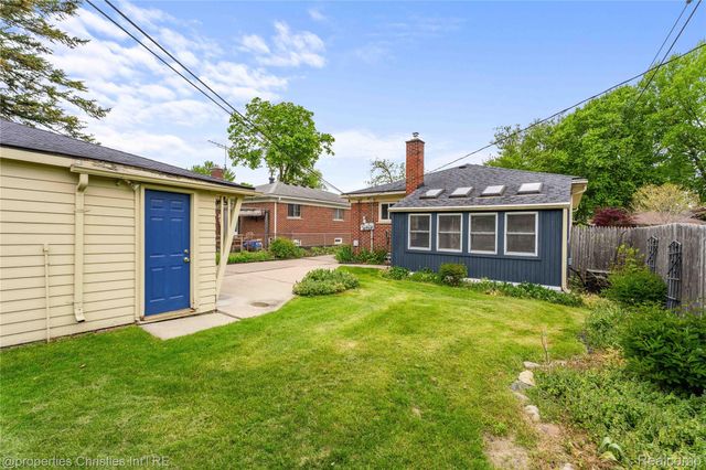 1330 N Custer Avenue, Clawson, MI 48017