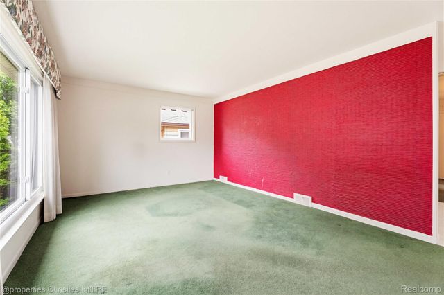1330 N Custer Avenue, Clawson, MI 48017