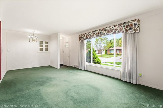 1330 N Custer Avenue, Clawson, MI 48017