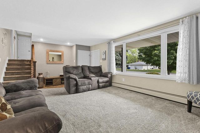 1396 PONDEROSA AVENUE, Green Bay, WI 54313