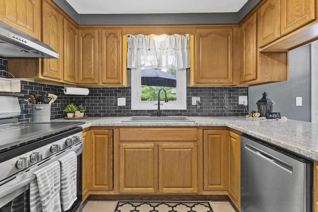 1396 PONDEROSA AVENUE, Green Bay, WI 54313