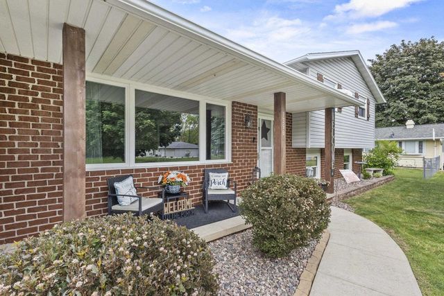 1396 PONDEROSA AVENUE, Green Bay, WI 54313