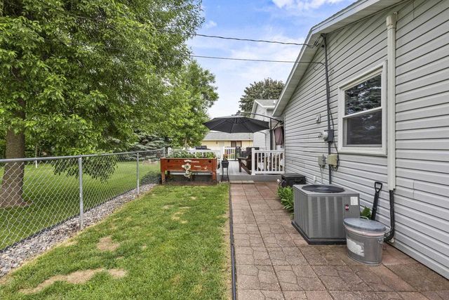 1396 PONDEROSA AVENUE, Green Bay, WI 54313