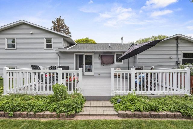 1396 PONDEROSA AVENUE, Green Bay, WI 54313