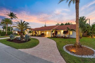 2750 NE 35th Ct, Fort Lauderdale, FL 33308