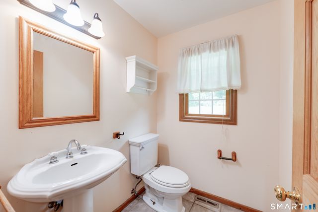 904 South Grand Street, East Granby, CT 06026