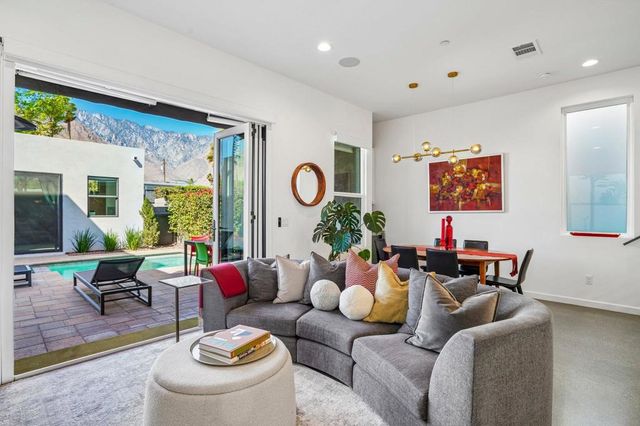 2699 Majestic Way, Palm Springs, CA 92262