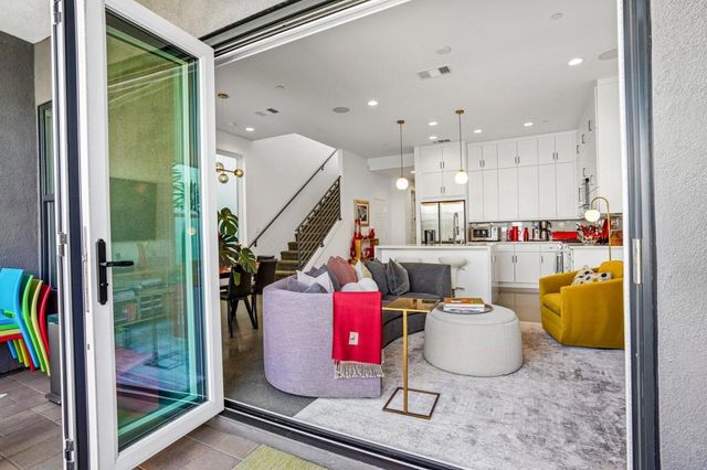 2699 Majestic Way, Palm Springs, CA 92262