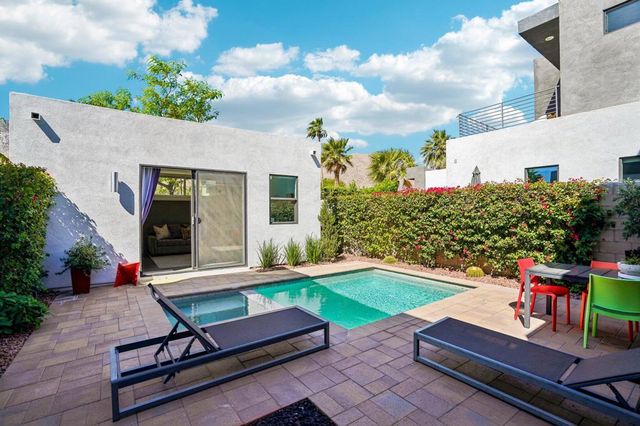 2699 Majestic Way, Palm Springs, CA 92262