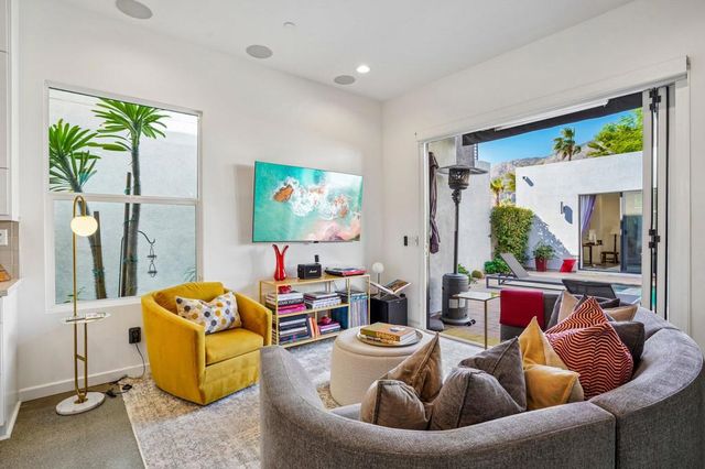 2699 Majestic Way, Palm Springs, CA 92262