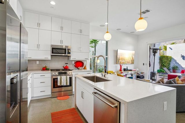 2699 Majestic Way, Palm Springs, CA 92262
