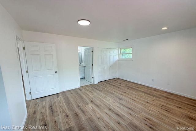 28521 Sutherland Street, Southfield, MI 48076