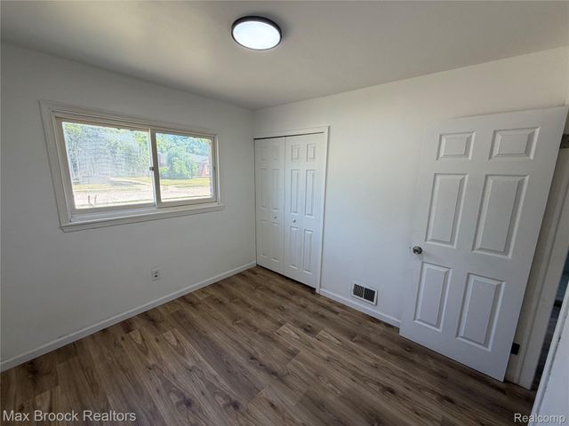 28521 Sutherland Street, Southfield, MI 48076