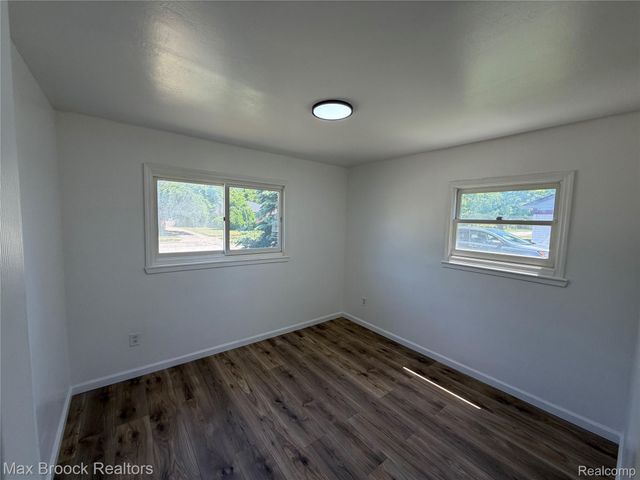 28521 Sutherland Street, Southfield, MI 48076