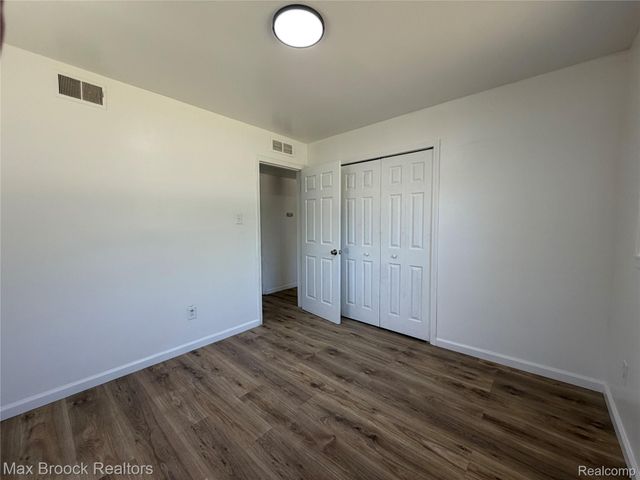 28521 Sutherland Street, Southfield, MI 48076