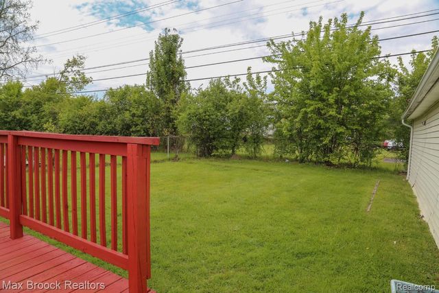 28521 Sutherland Street, Southfield, MI 48076