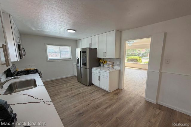 28521 Sutherland Street, Southfield, MI 48076