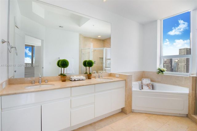 848 BRICKELL KEY DR 4306, Miami, FL 33131