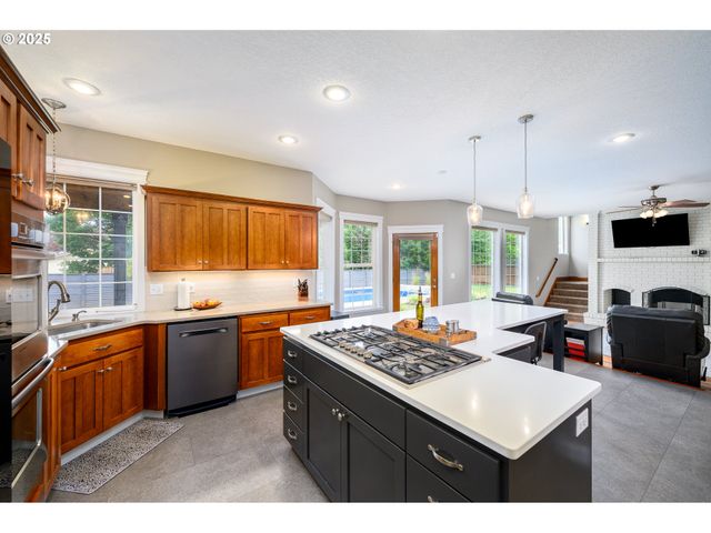2351 Nw PINEHURST Dr, Mc Minnville, OR 97128