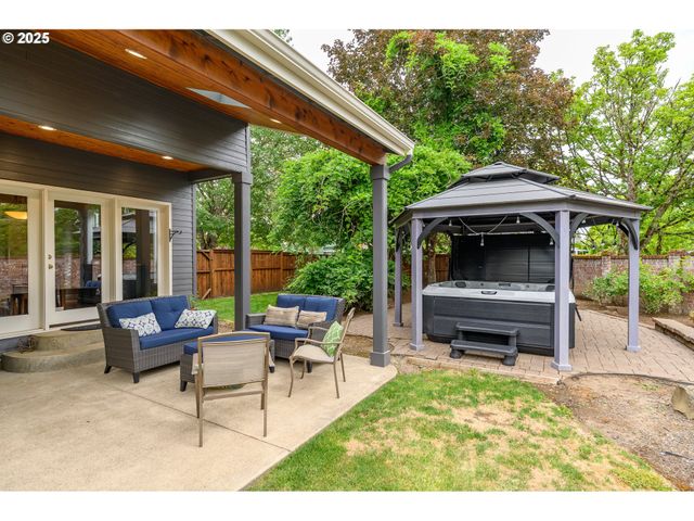 2351 Nw PINEHURST Dr, Mc Minnville, OR 97128