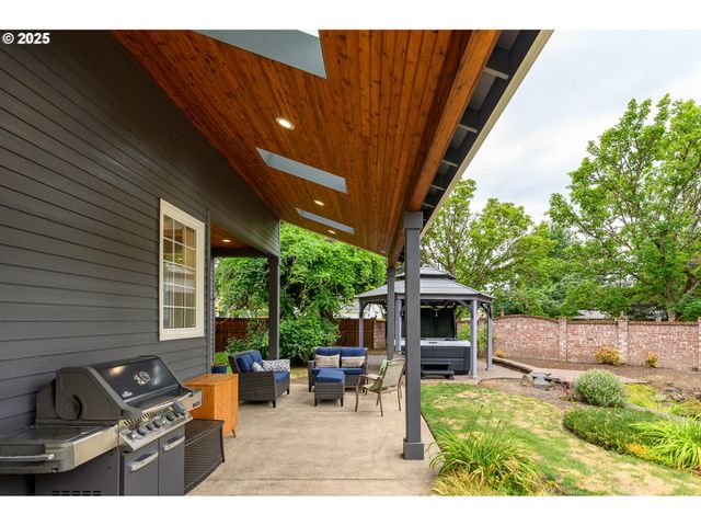 2351 Nw PINEHURST Dr, Mc Minnville, OR 97128