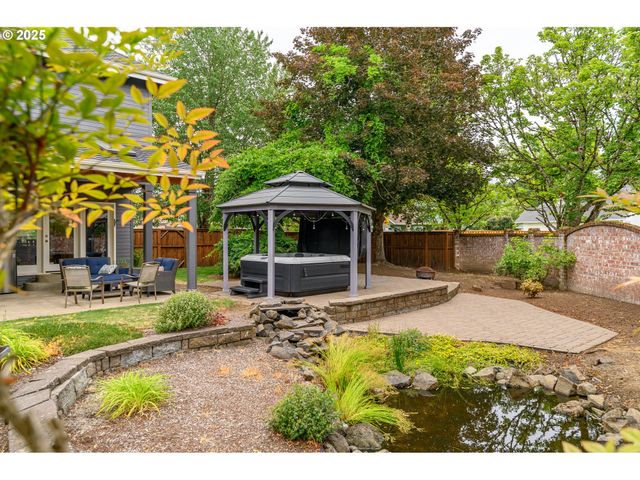 2351 Nw PINEHURST Dr, Mc Minnville, OR 97128
