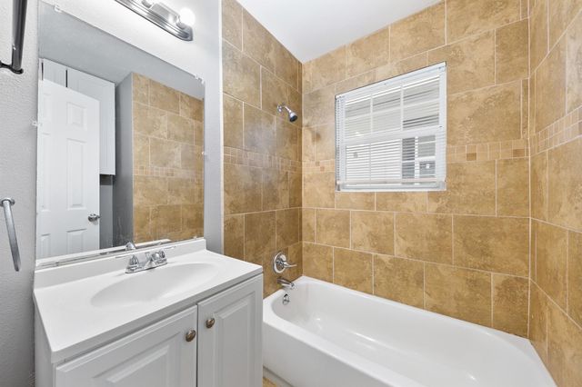 2106 Hadley St 2106, Houston, TX 77004