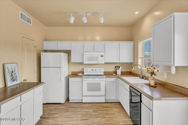 5359 N Willow Thicket Way, Tucson, AZ 85704