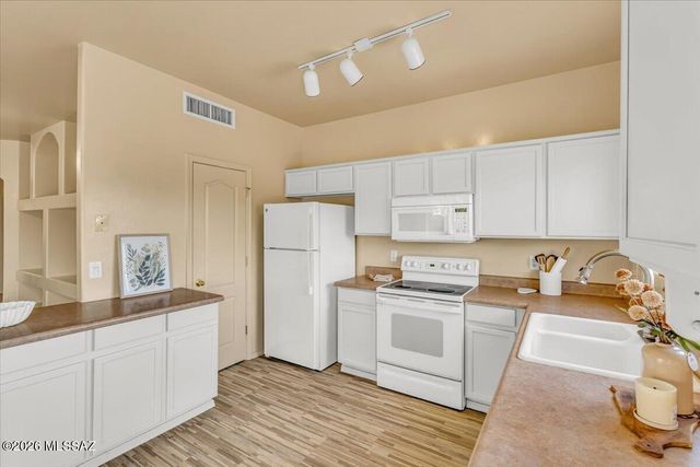 5359 N Willow Thicket Way, Tucson, AZ 85704