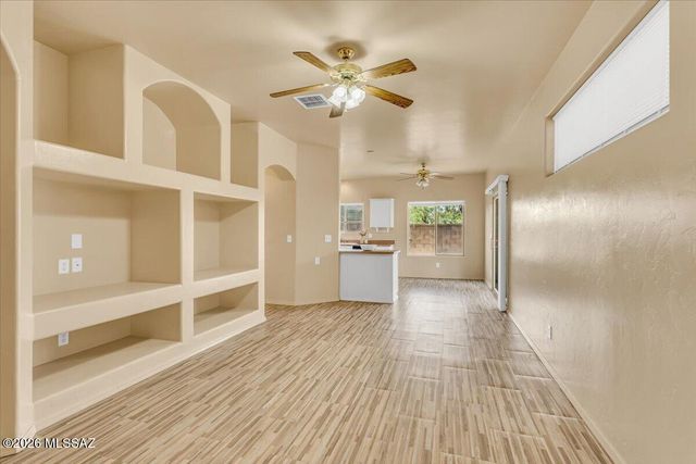 5359 N Willow Thicket Way, Tucson, AZ 85704