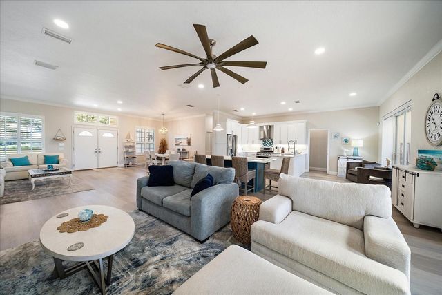 6708 DREWRYS BLUFF, Bradenton, FL 34203