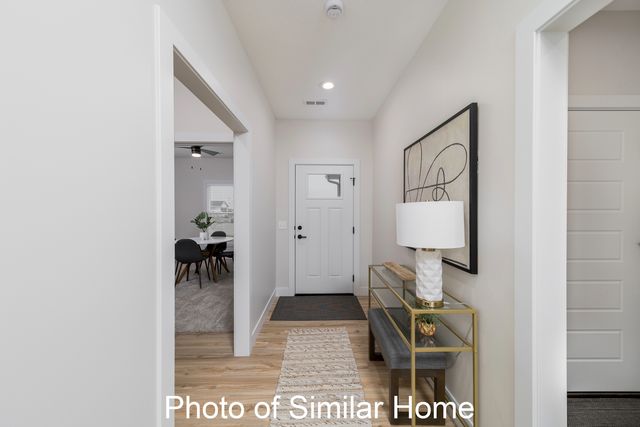 449 N 2ND Avenue, Eldridge, IA 52748