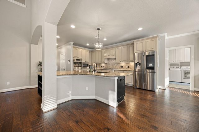 50 N Beech Springs Circle, The Woodlands, TX 77389