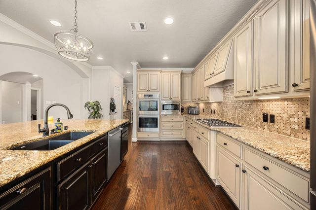 50 N Beech Springs Circle, The Woodlands, TX 77389