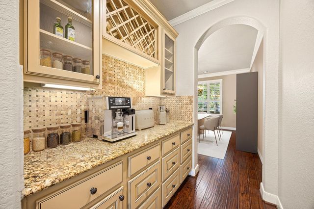 50 N Beech Springs Circle, The Woodlands, TX 77389