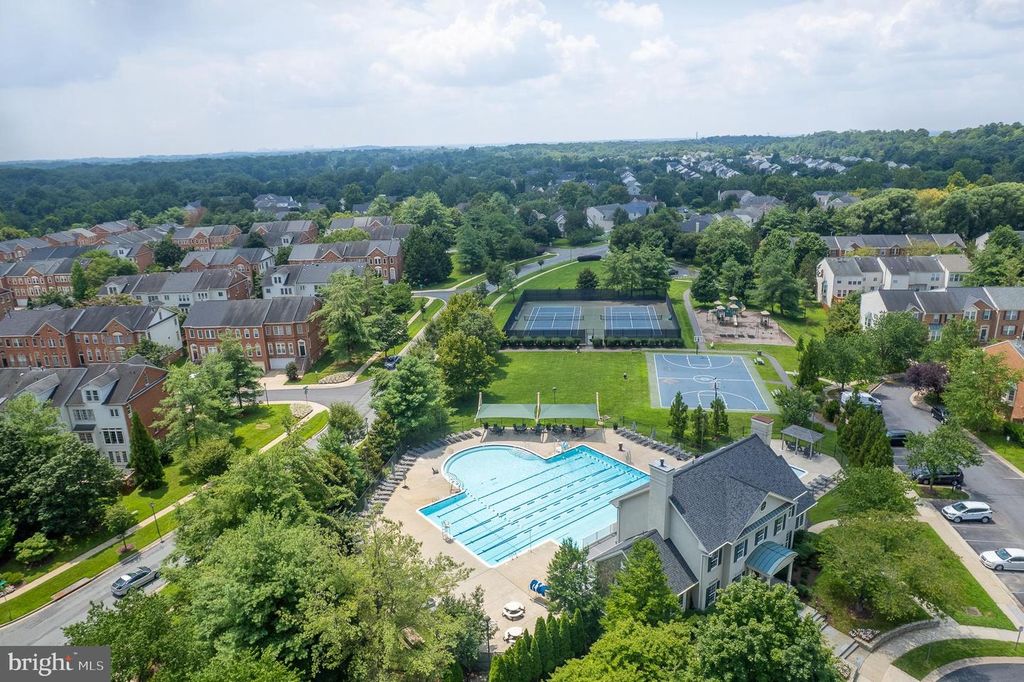 10604 MAPLECREST LN, Potomac, MD 20854