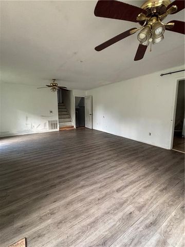 46 W Wedgewood Circle, Newnan, GA 30263