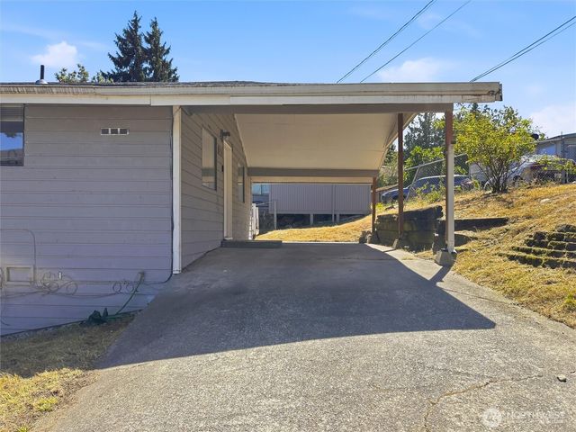 2719 S 125th Street, Seattle, WA 98168