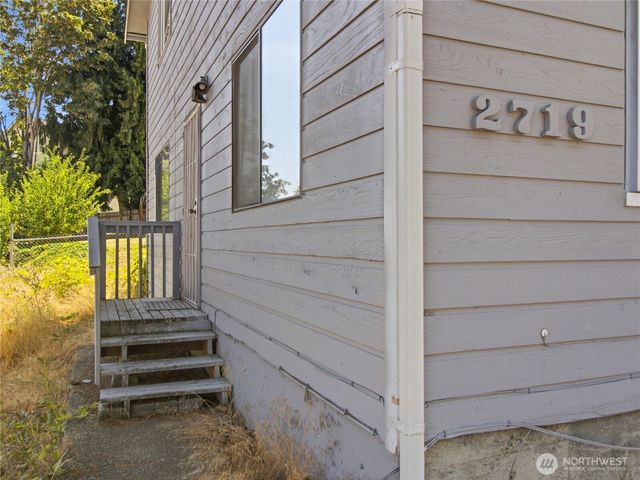 2719 S 125th Street, Seattle, WA 98168