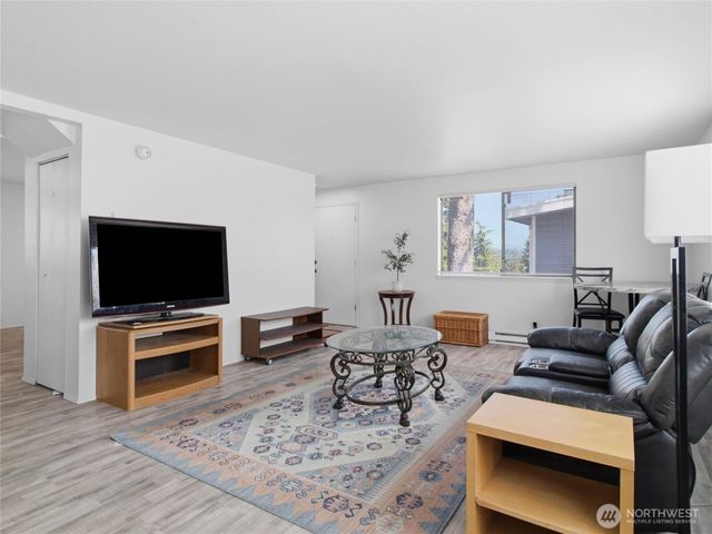 2719 S 125th Street, Seattle, WA 98168