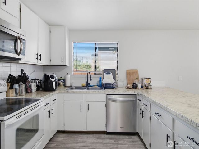 2719 S 125th Street, Seattle, WA 98168