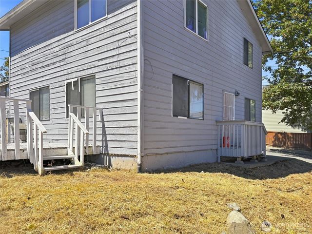 2719 S 125th Street, Seattle, WA 98168