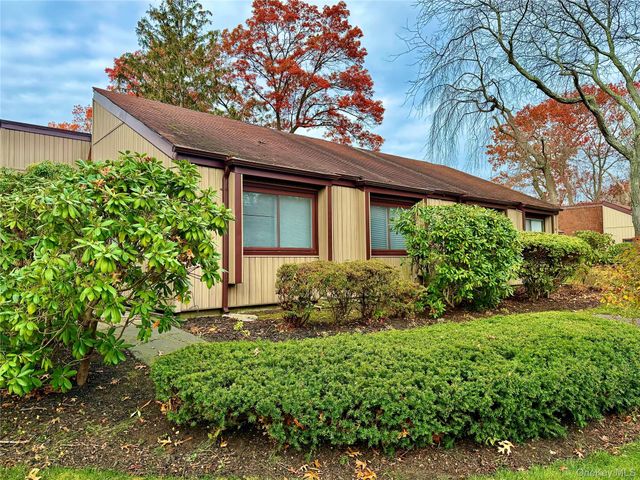 82 Strathmore Gate Drive, Stony Brook, NY 11790