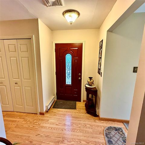 82 Strathmore Gate Drive, Stony Brook, NY 11790