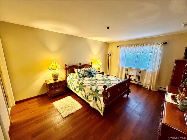 82 Strathmore Gate Drive, Stony Brook, NY 11790