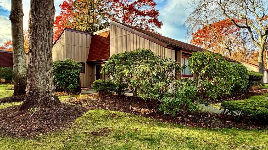 82 Strathmore Gate Drive, Stony Brook, NY 11790