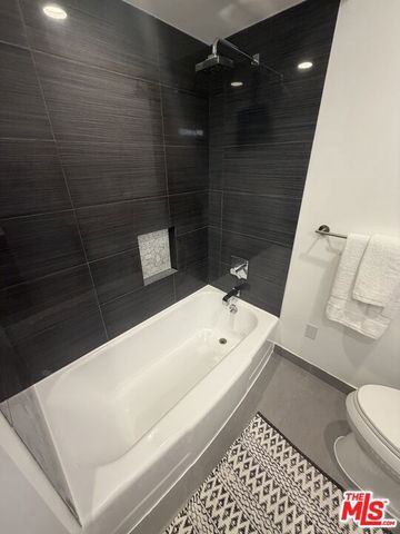 1328 Havenhurst Drive 202, West Hollywood, CA 90046