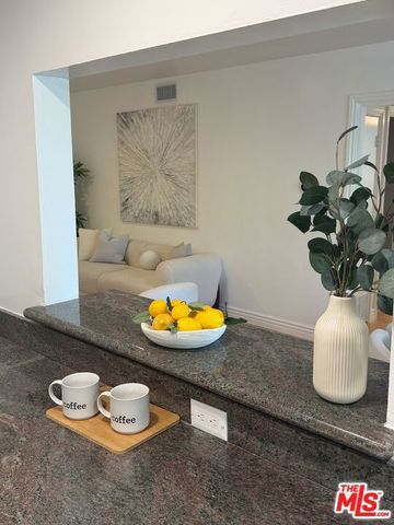 1328 Havenhurst Drive 202, West Hollywood, CA 90046