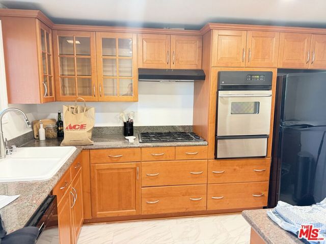 1328 Havenhurst Drive 202, West Hollywood, CA 90046