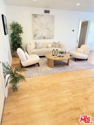 1328 Havenhurst Drive 202, West Hollywood, CA 90046
